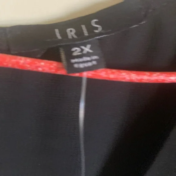 NWT IRIS TOP - Picture 6 of 11